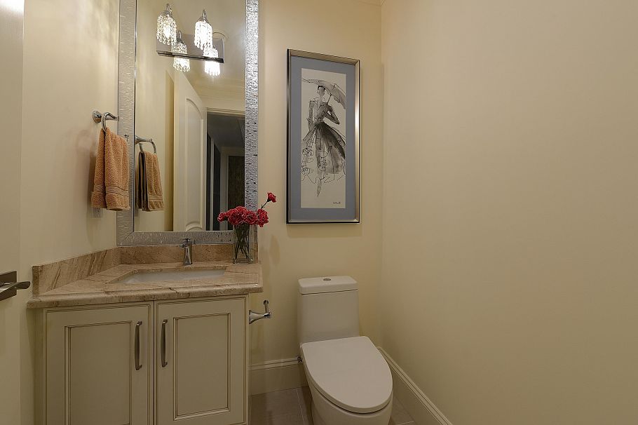 4039 W 38th Avenue Vancouver, BC - 38