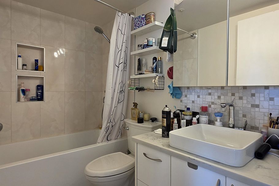 2709 1008 Cambie Street Vancouver, BC - 5