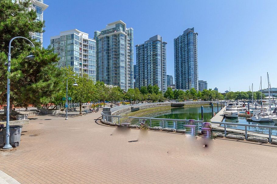 610 1228 Marinaside Crescent Vancouver, BC - 26