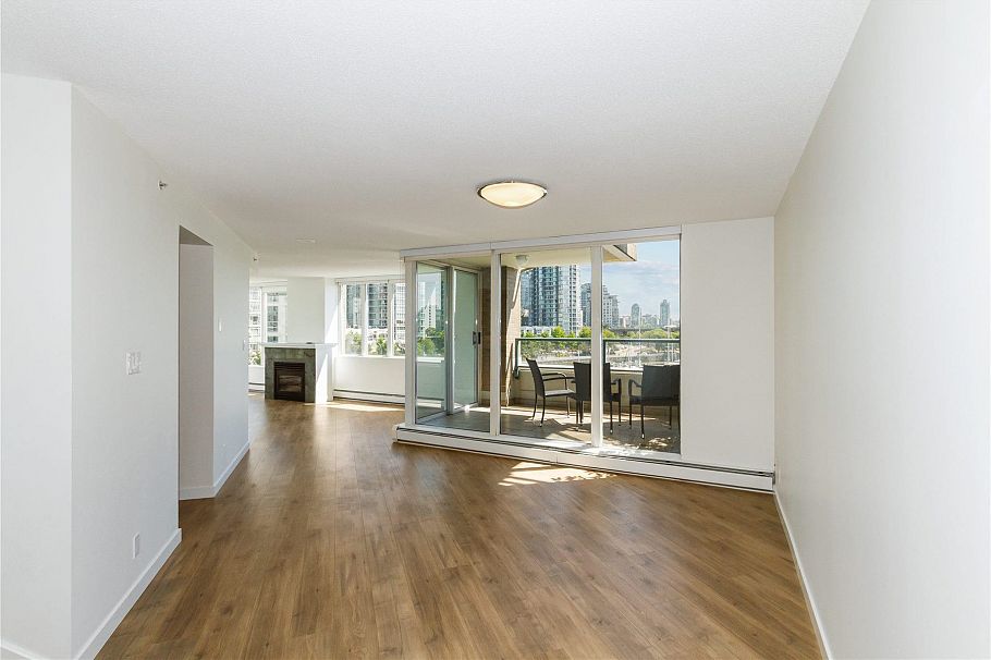 610 1228 Marinaside Crescent Vancouver, BC - 4