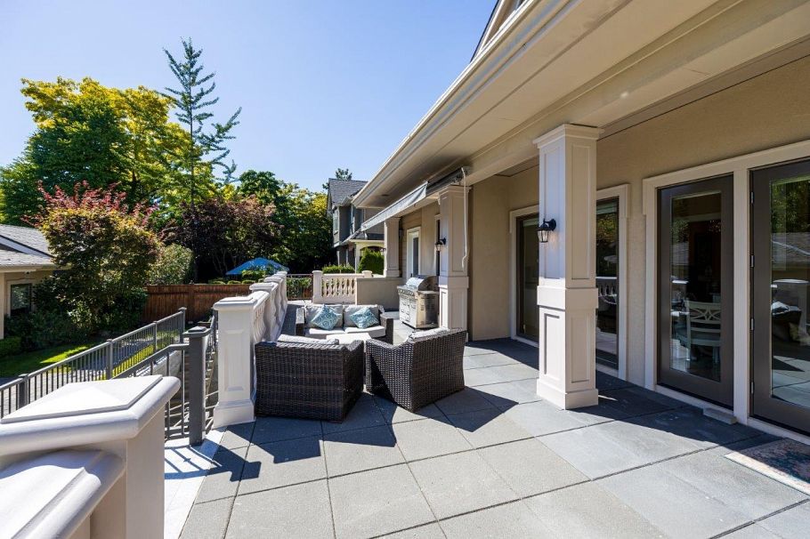 3928 W 34th Avenue Vancouver, BC - 39