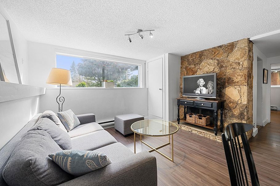 530 W 14th Street North Vancouver, BC - 27