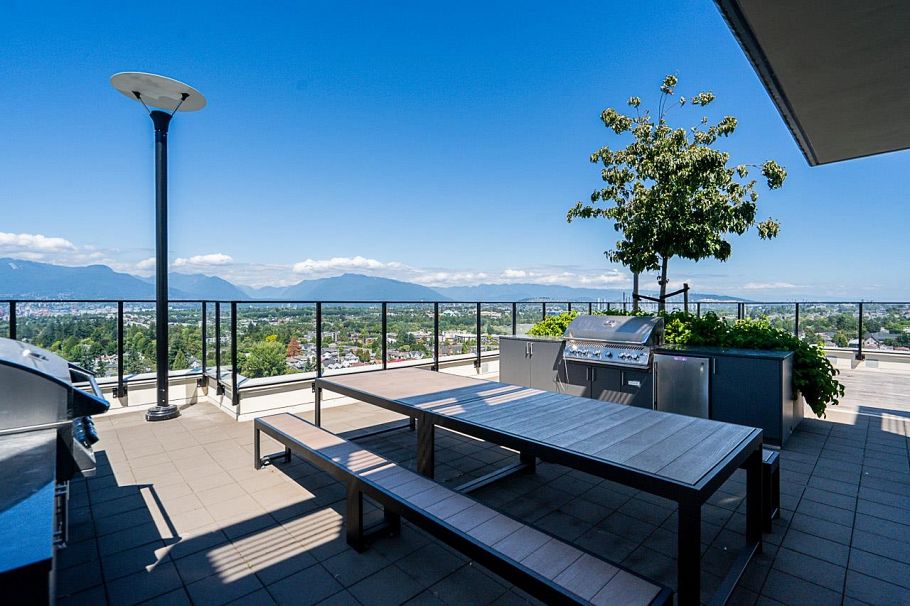 3932 Dumfries Street Vancouver, BC - 30