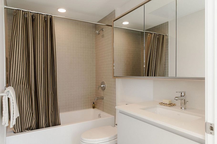 131 1012 W 47th Avenue Vancouver, BC - 2