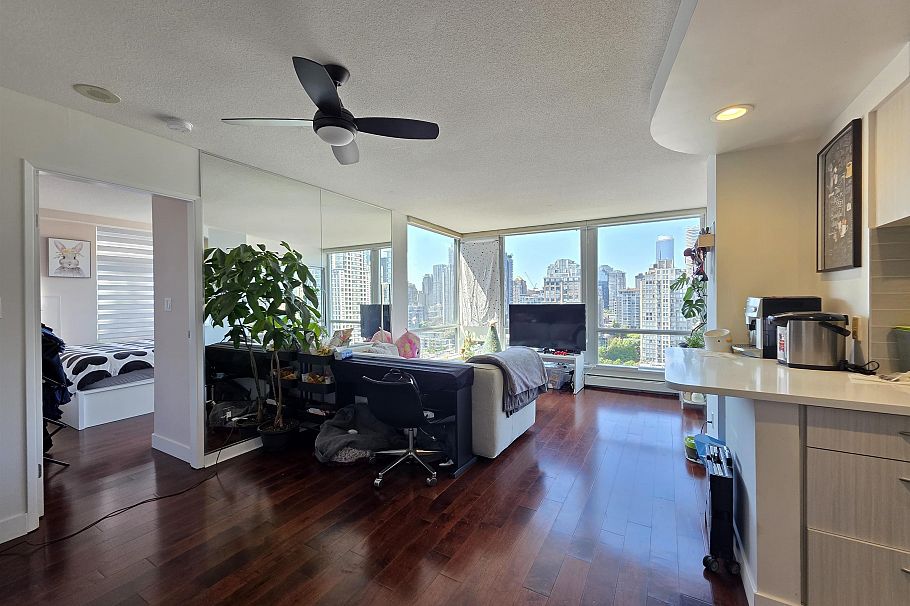 2709 1008 Cambie Street Vancouver, BC - 2