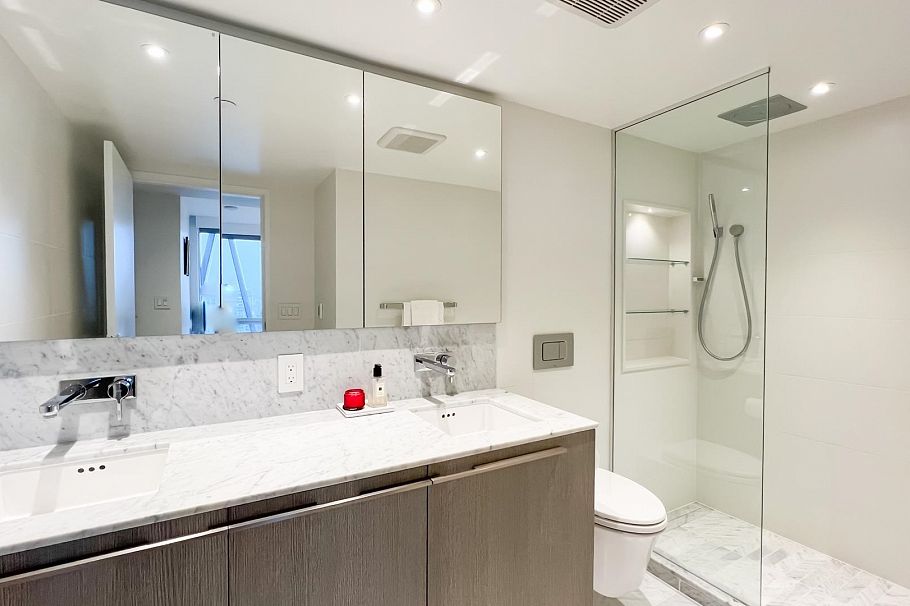 2705 1111 Richards Street Vancouver, BC - 27