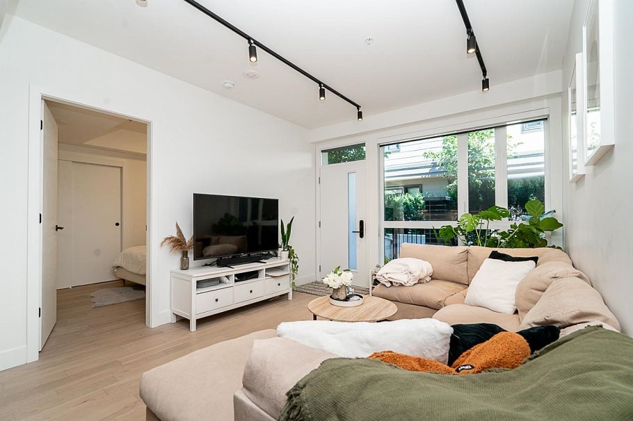 3932 Dumfries Street Vancouver, BC - 6