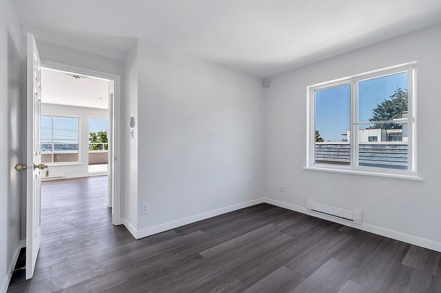 404 245 St. Davids Avenue North Vancouver, BC - 29