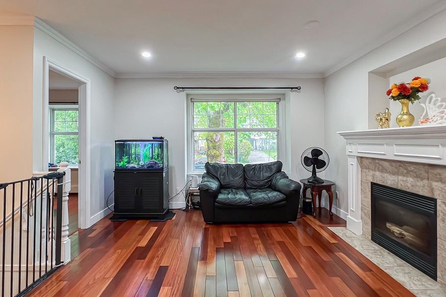 1553 Burrill Avenue North Vancouver, BC - 2