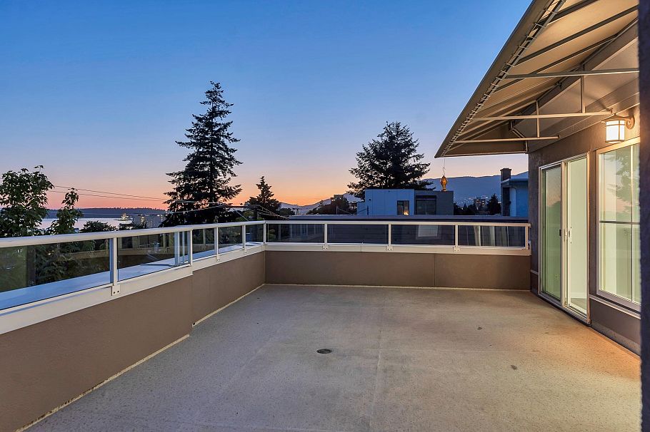 404 245 St. Davids Avenue North Vancouver, BC - 4