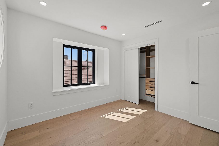 1 2565 Dundas Street Vancouver, BC - 19