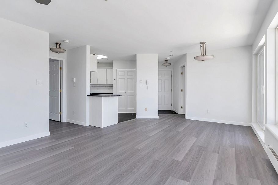 404 245 St. Davids Avenue North Vancouver, BC - 23