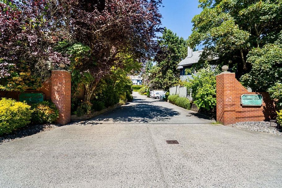 34 900 W 17th Street North Vancouver, BC - 36