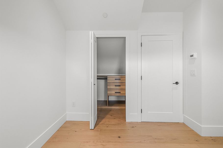 1 2565 Dundas Street Vancouver, BC - 26