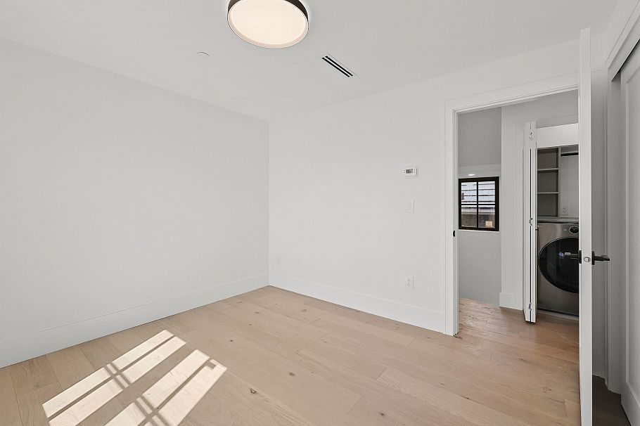 1 2565 Dundas Street Vancouver, BC - 16