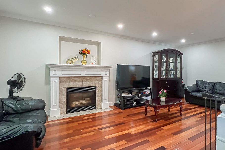 1553 Burrill Avenue North Vancouver, BC - 4