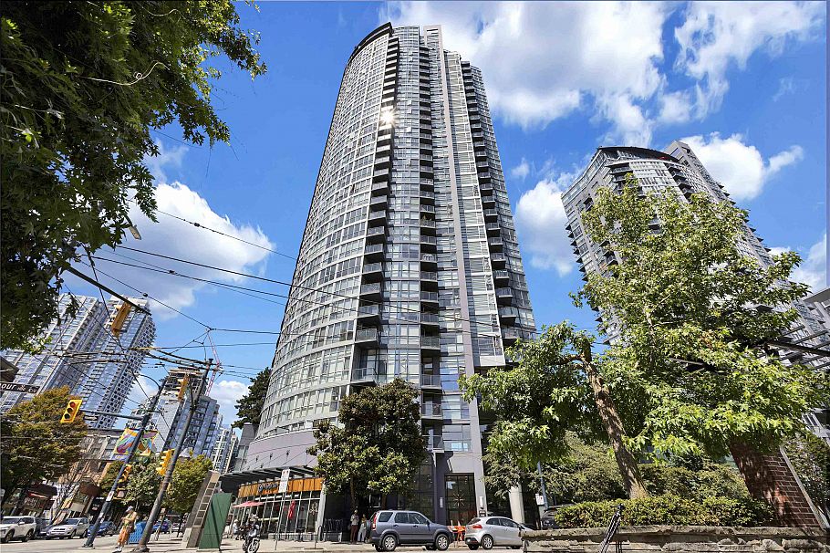 2404 1199 Seymour Street Vancouver, BC - 24