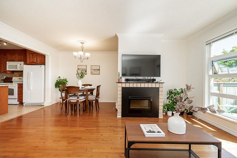 34 900 W 17th Street North Vancouver, BC - 8