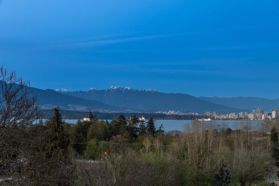 4524 W 1st Avenue Vancouver, BC - 39