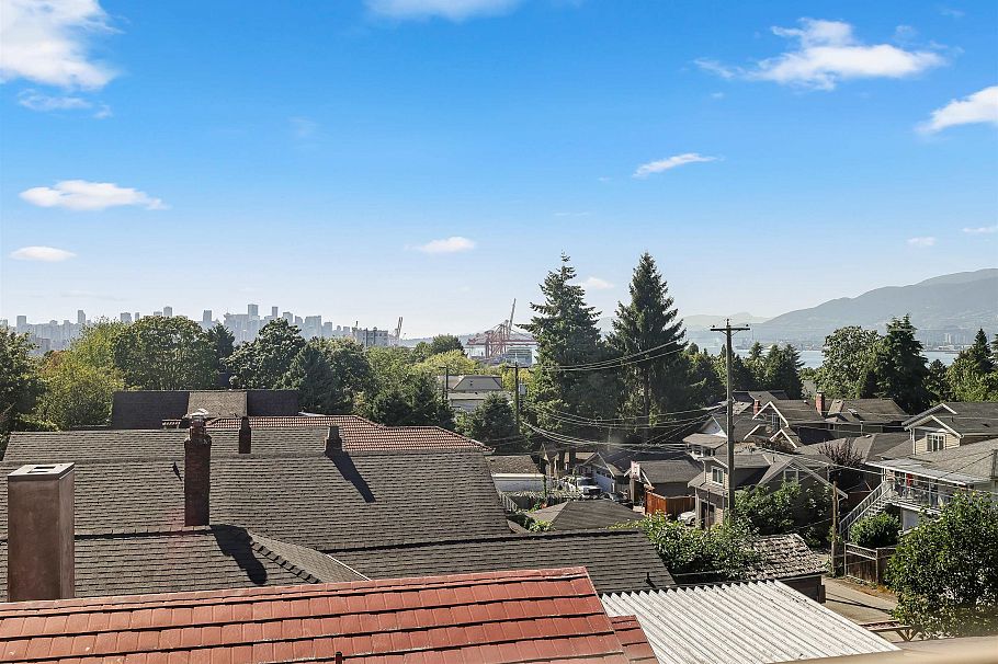 1 2565 Dundas Street Vancouver, BC - 25