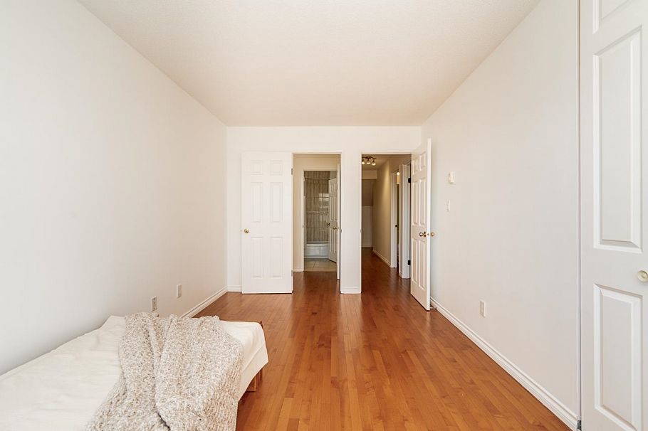 34 900 W 17th Street North Vancouver, BC - 23