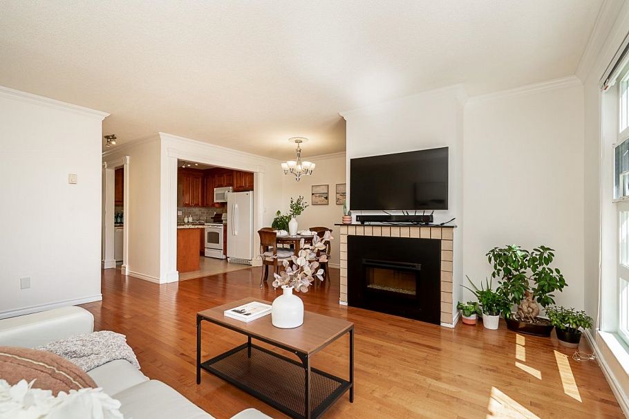 34 900 W 17th Street North Vancouver, BC - 9