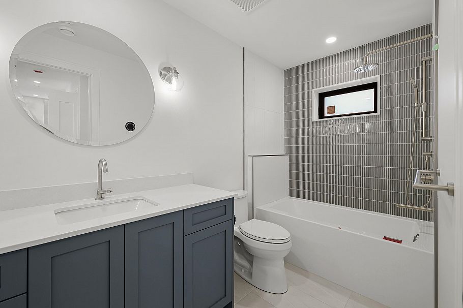 1 2565 Dundas Street Vancouver, BC - 14