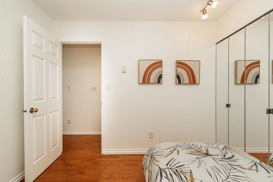 34 900 W 17th Street North Vancouver, BC - 27