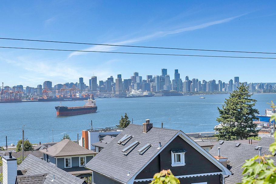 404 245 St. Davids Avenue North Vancouver, BC - 11