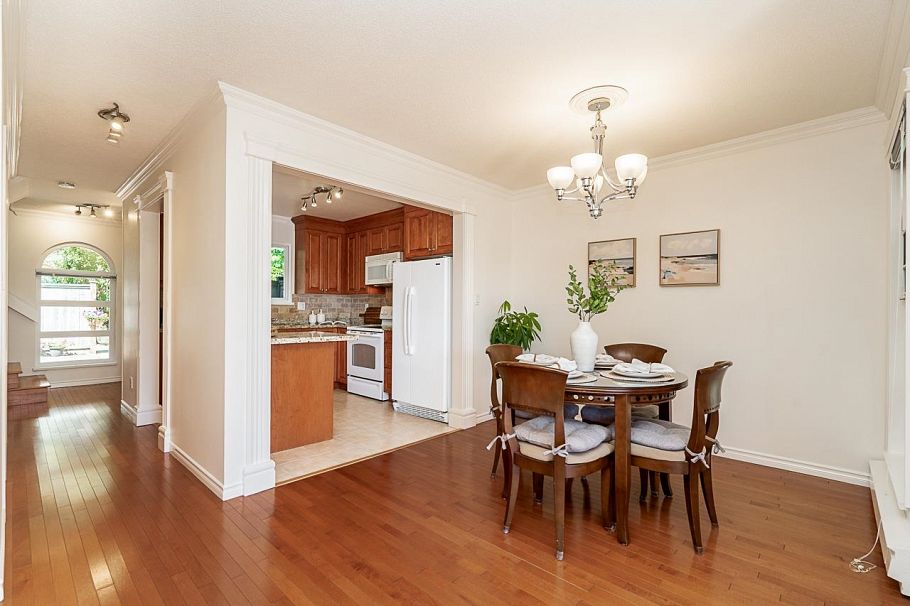 34 900 W 17th Street North Vancouver, BC - 10