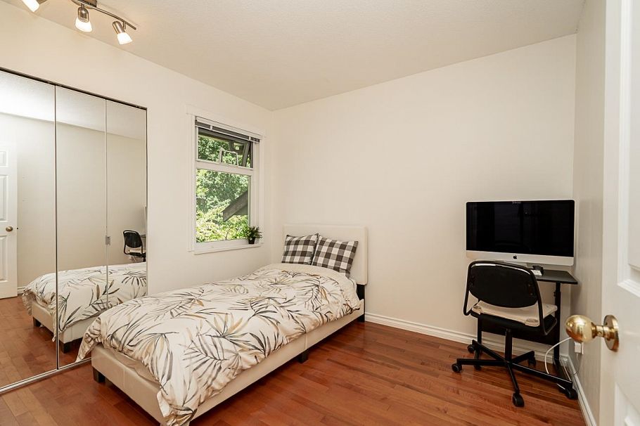 34 900 W 17th Street North Vancouver, BC - 26