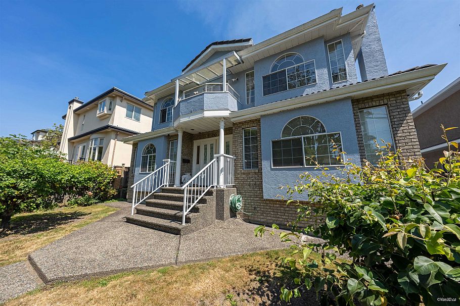 7920 Ontario Street Vancouver, BC - 2