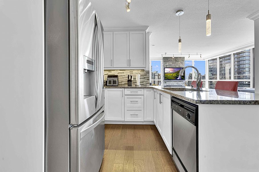 2404 1199 Seymour Street Vancouver, BC - 5