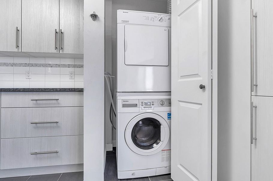 404 245 St. Davids Avenue North Vancouver, BC - 31