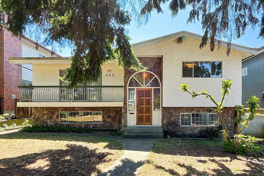 550 E 55th Avenue Vancouver, BC - 1