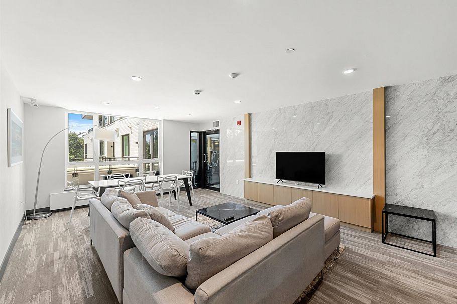 407 733 E 3rd Street North Vancouver, BC - 27