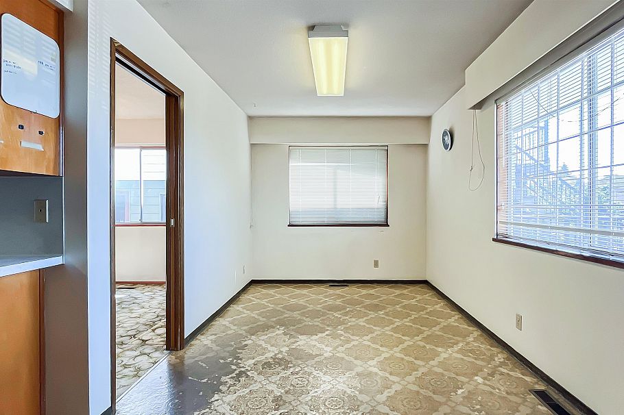 550 E 55th Avenue Vancouver, BC - 11