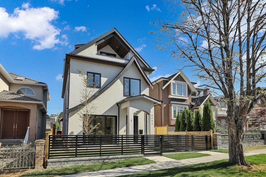 1 3251 E 44 Avenue Vancouver, BC - 28