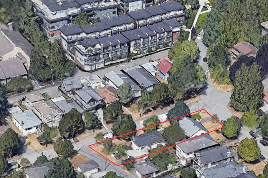 8050 Columbia Street Vancouver, BC - 3