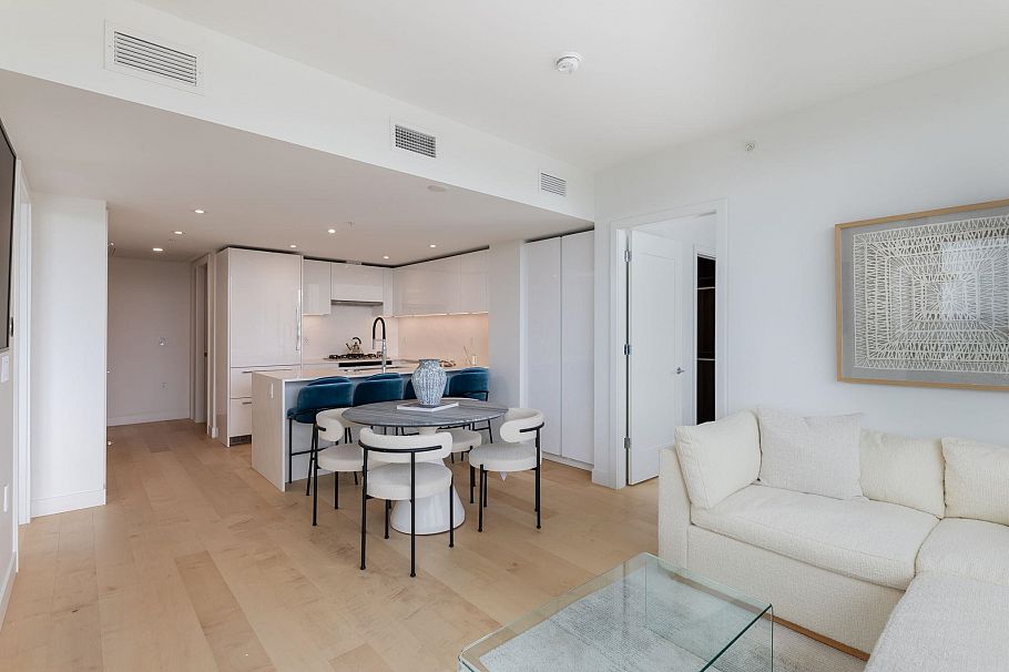 901 135 E 13th Street North Vancouver, BC - 6