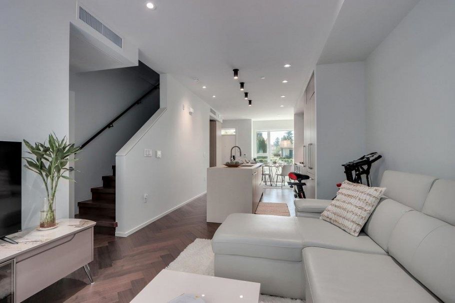 153 785 W 49th Avenue Vancouver, BC - 7