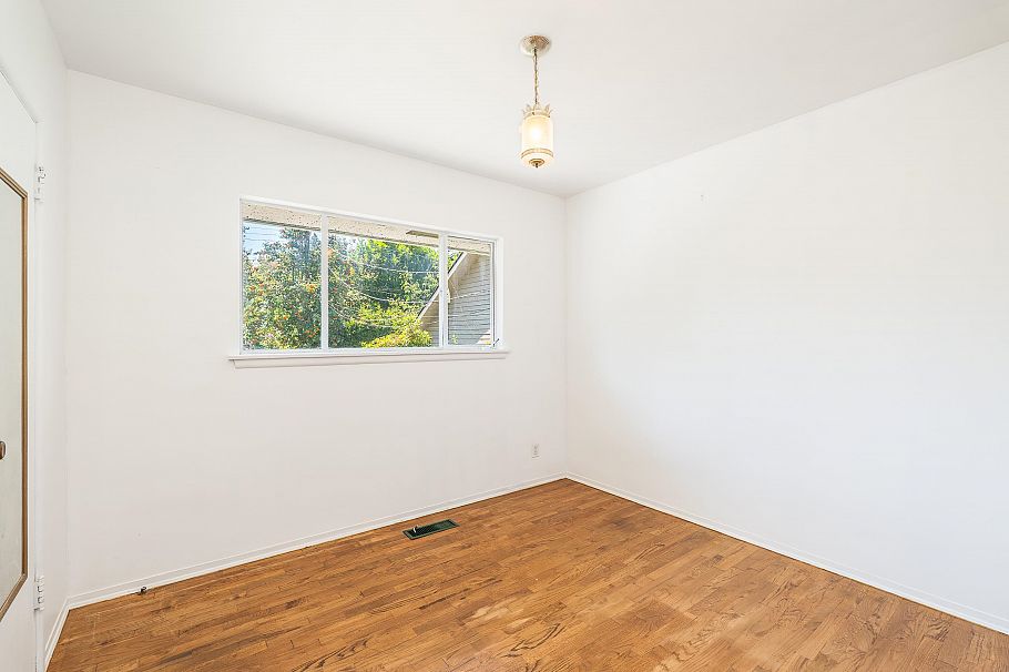 951 Canyon Boulevard North Vancouver, BC - 14