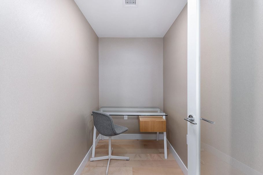 901 135 E 13th Street North Vancouver, BC - 22