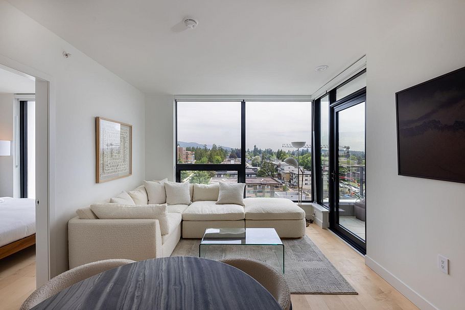 901 135 E 13th Street North Vancouver, BC - 3