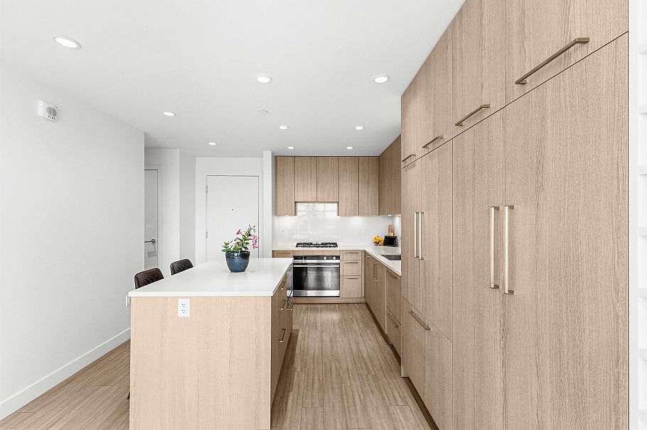 407 733 E 3rd Street North Vancouver, BC - 5