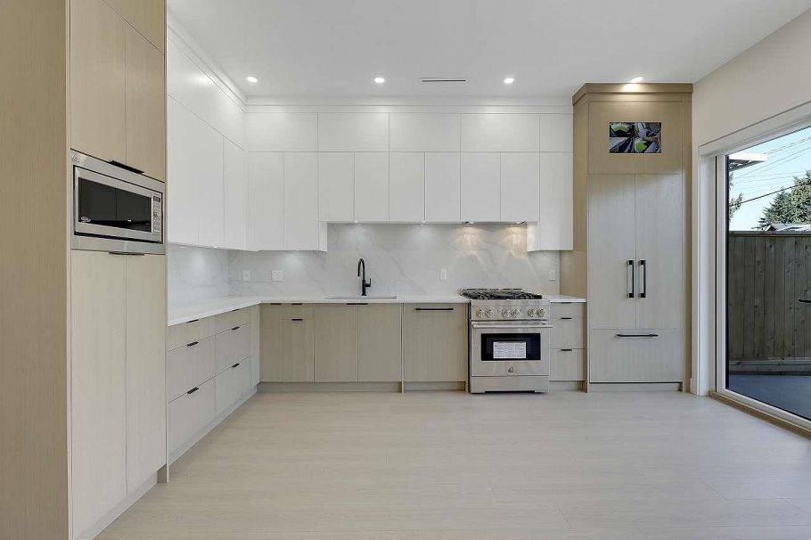 2 3251 E 44 Avenue Vancouver, BC - 10