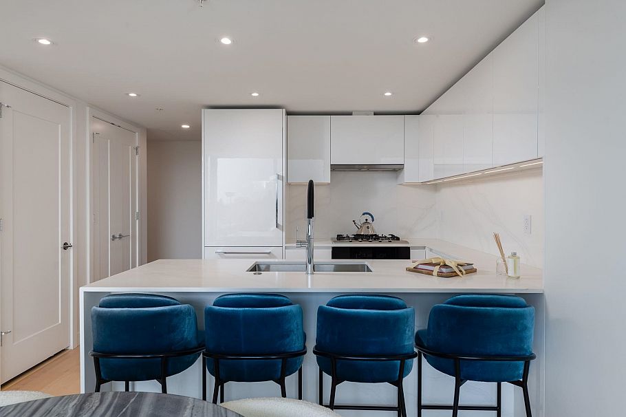 901 135 E 13th Street North Vancouver, BC - 10