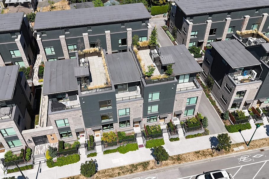 153 785 W 49th Avenue Vancouver, BC - 22