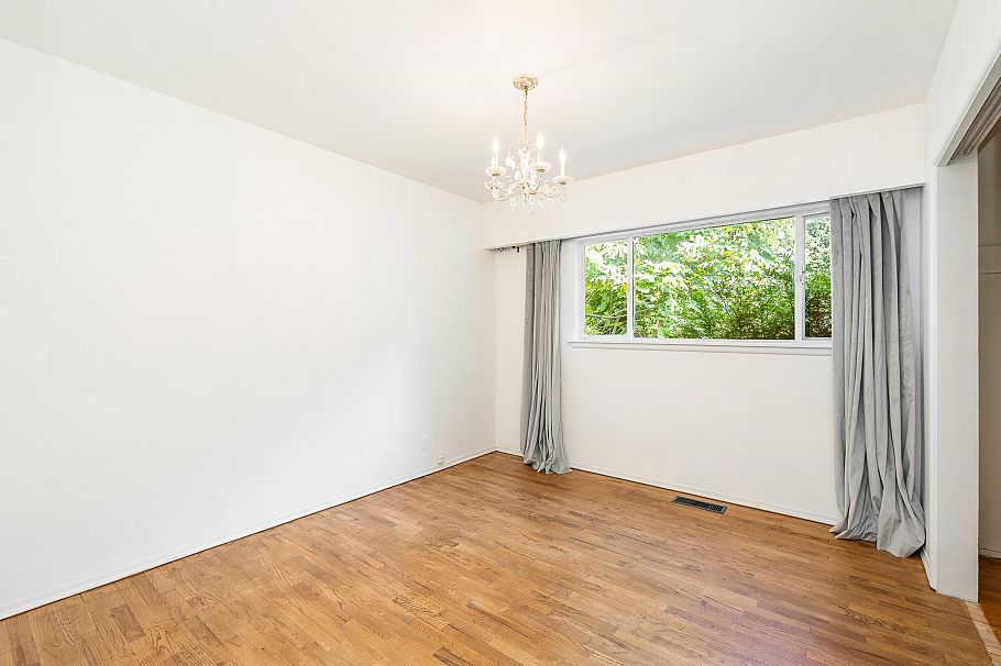 951 Canyon Boulevard North Vancouver, BC - 13