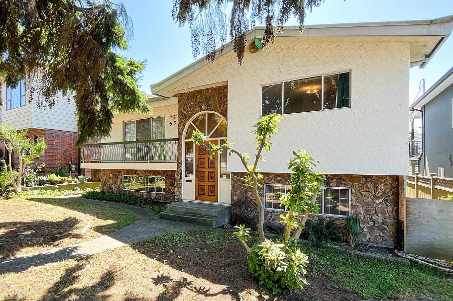 550 E 55th Avenue Vancouver, BC - 2